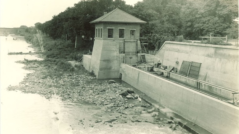 A picture of the University of Iowa hydraulics lab from the early 1920s